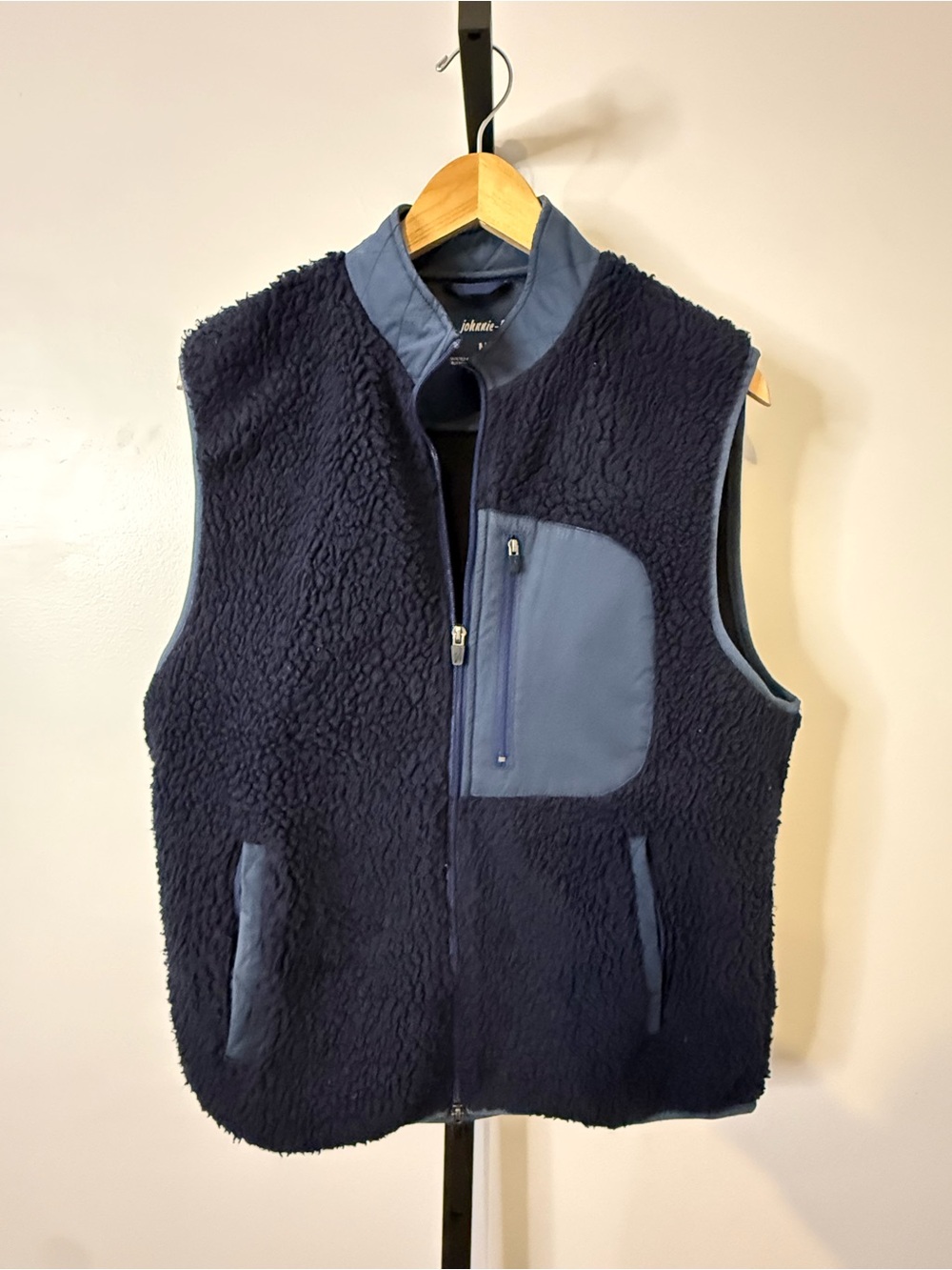 Men’s Medium Johnnie-O Navy Sherpa Fleece Vest with Slate Blue Pocket
